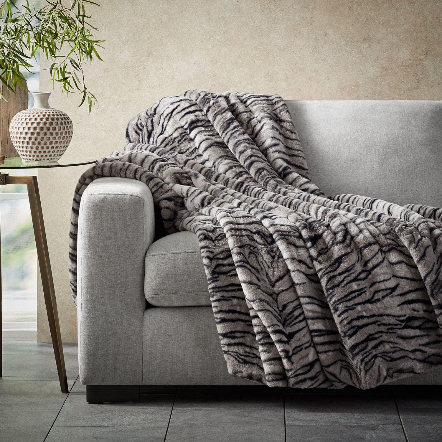 Luxury Faux Fur Throw (Tiger)