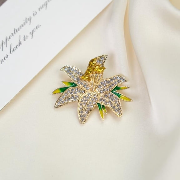 Luxury Love Heart Pearl Flower Brooch Women's Alloy Corsage Pin Tulip Flower Pins Elegant Wedding Jewelry Party Suit Accessories