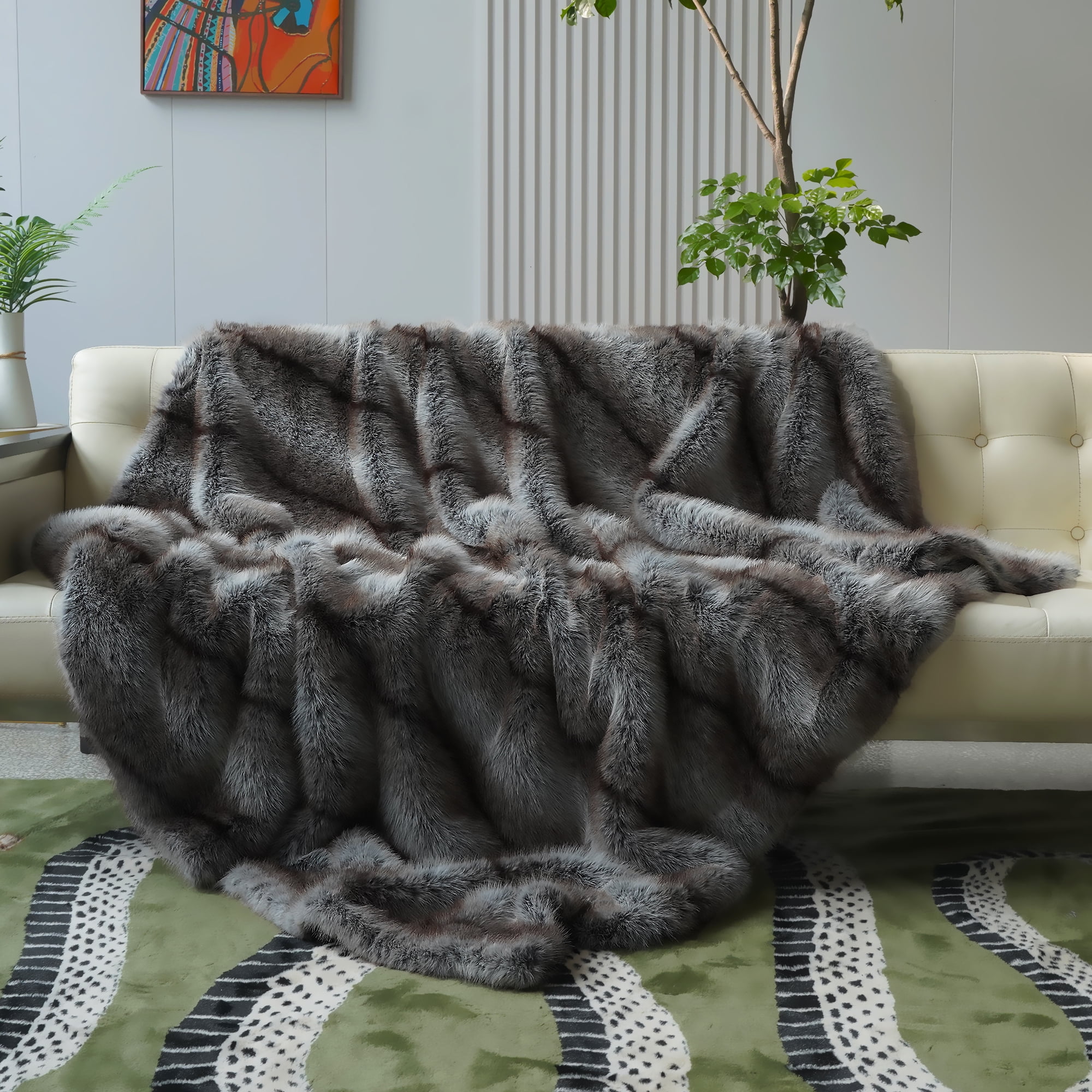 Luxury Plush Faux Fur Throw Blanket, Long Pile Not Shedding Hair Grey