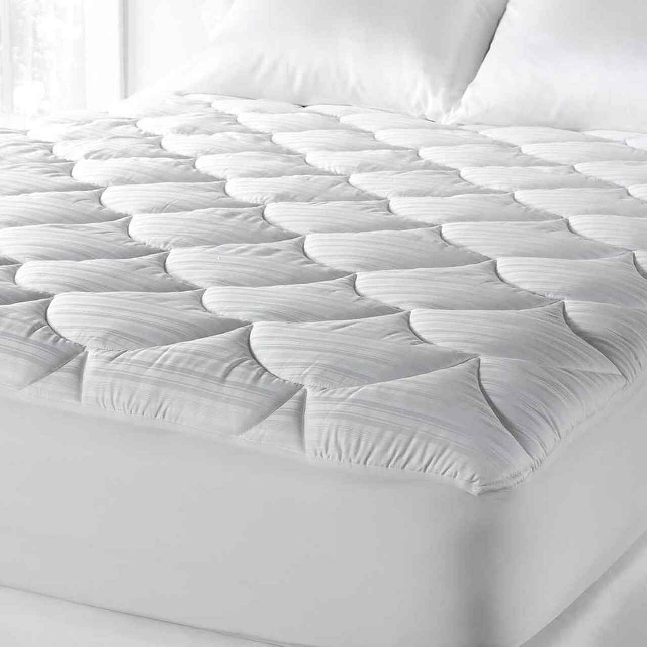 PrimaLoft 400-Thread-Count Queen Down Alternative Mattress Pad