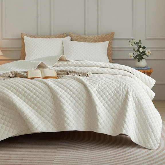 Luxury Soft Velvet King Size Quilt Set - Oversized Bedspread Coverlet with 2 Pillow Shams, Cream White, Diamond Stitch, All Season