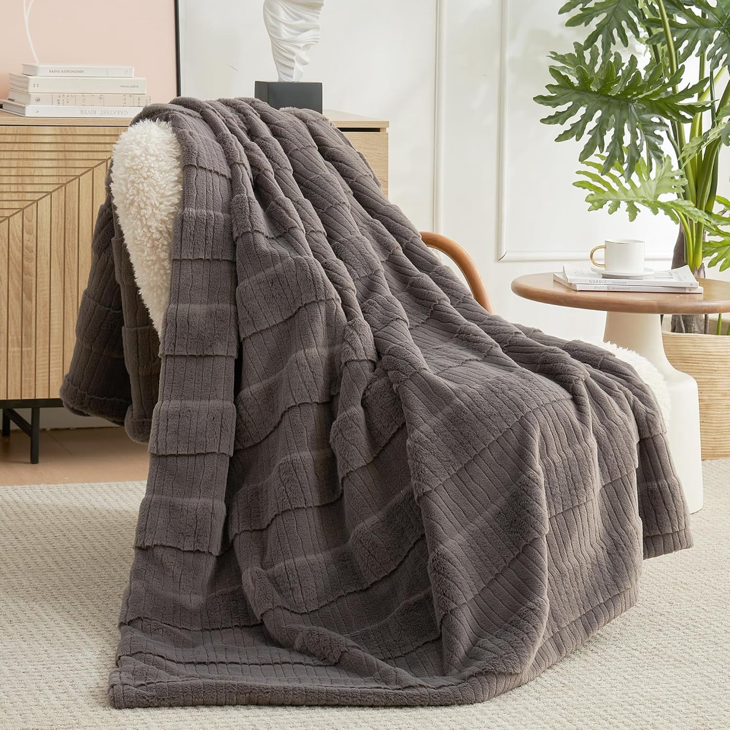 Luxury Striped Faux Fur Throw Blanket for Couch, Embossed Split Fur ...
