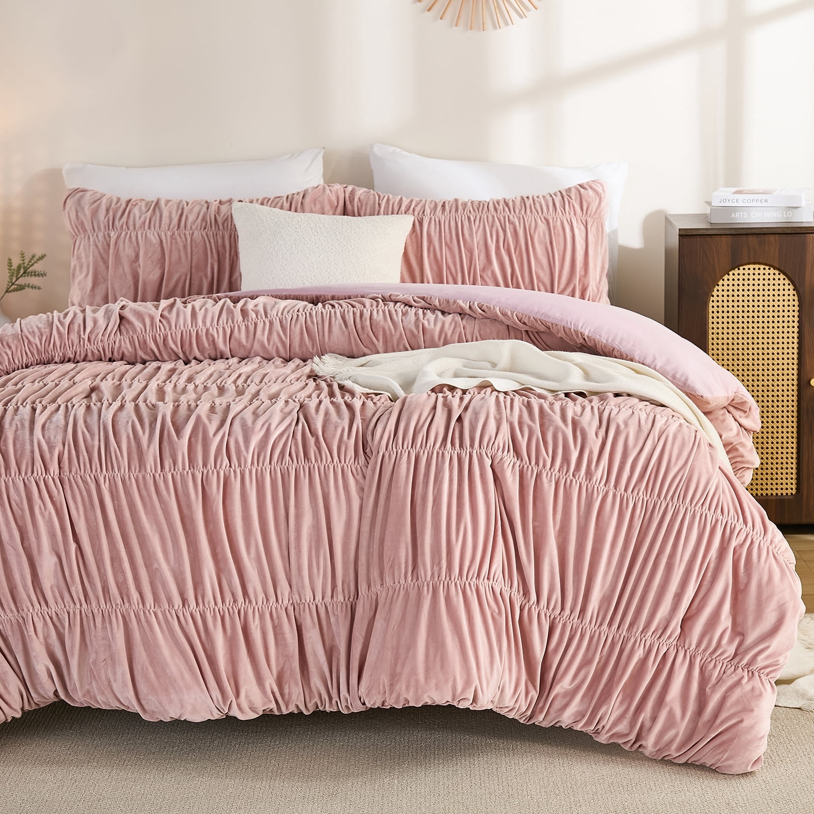 Luxury Velvet Comforter Set Queen Size,Boho Shabby Chic Ruched Bedding Comforter,Aesthetic Vintage Bedding Fluffy Ruffle Comforter Set,Ultra Soft Velvet Chenille Quilt Set,Vintage Ruffled Velvet Plus