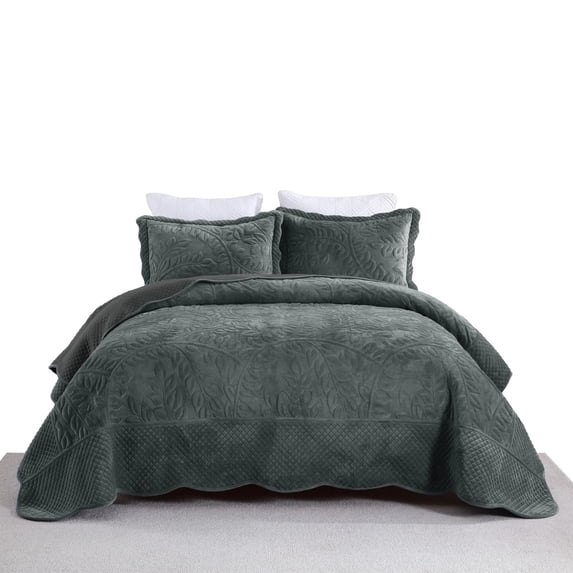 Luxury Velvet Oversized Embroidered Quilted Bedding Set - Soft & Plush 3-Piece Comforter with Shams for All-Season Comfort