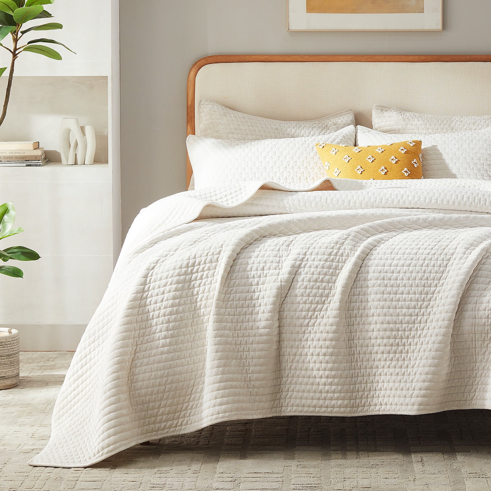 Luxury Velvet Quilt Set King Size 98''x106'', Ultra-Soft Striped Channel Comforter with Exquisite Rice Stitch Detailing, Lightweight All-Season Bedspread Coverlet w/ 2 Shams, White