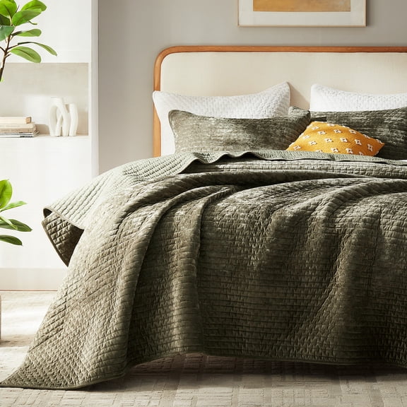 Luxury Velvet Quilt Set King Size 98''x106'', Ultra-Soft Striped Channel Comforter with Exquisite Rice Stitch Detailing, Lightweight All-Season Bedspread Coverlet w/ 2 Shams, Olive Green