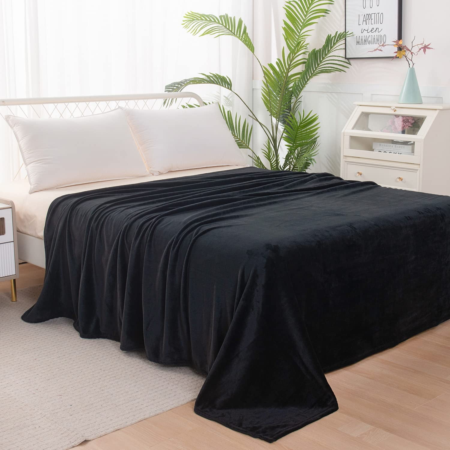 Luxury Velvety Feel Blanket, All-Season & Lightweight Material, Ultra Plush, Soft, Cozy Flannel Fleece for Couch, Sofa, Bed, Travel, Solid Twin/Twin XL, Black