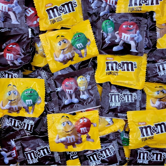 M&Ms Milk Chocolate & M&Ms Peanut Fun Size Candy Individually Wrapped Pouches Bulk Fun Size Candy Pack - 4 Pound (Pack Of 1)