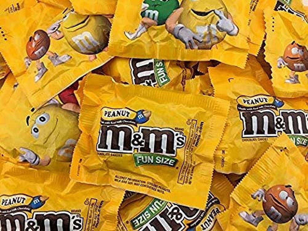 M&Ms Milk Chocolate with Peanut, Fun Size Candy, Bulk Pack 105-ct (Pack of 3 Pounds) - Comes In A Sealed / Resealable Bag - Perfect For Parties, Pinata, Office Bowl, Wedding Favors, Easter Baskets