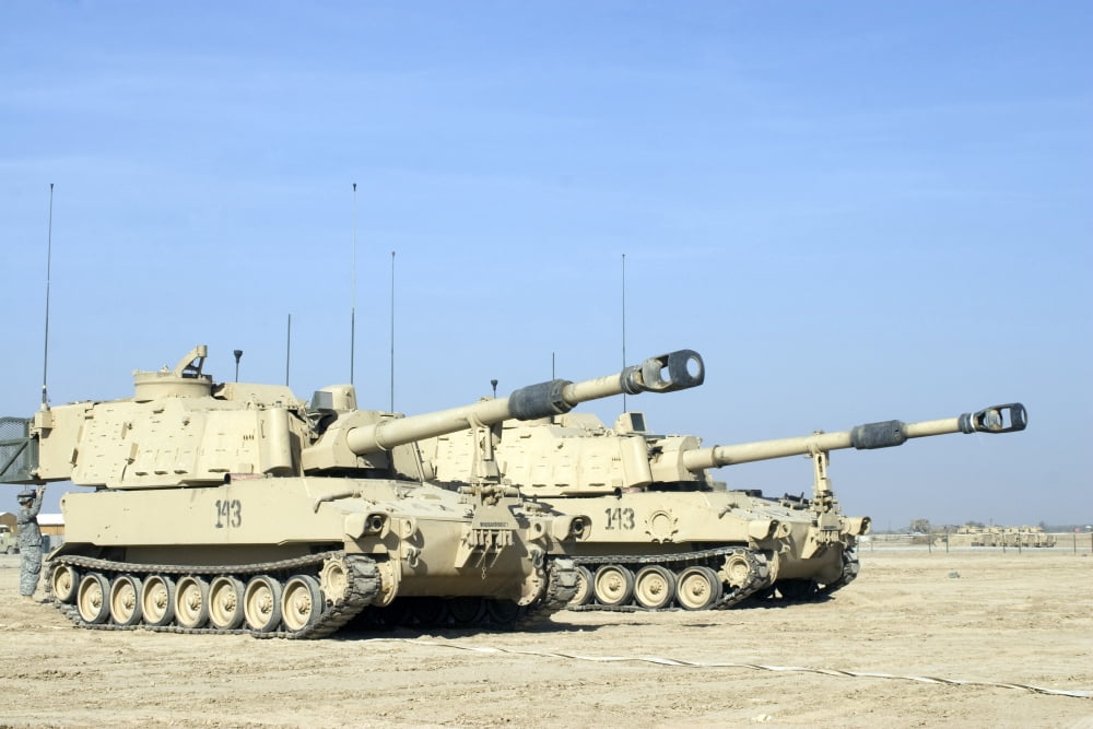 M109 Paladin a self-propelled 155mm howitzer Canvas Art - Terry MooreStocktrek Images (35 x 23)