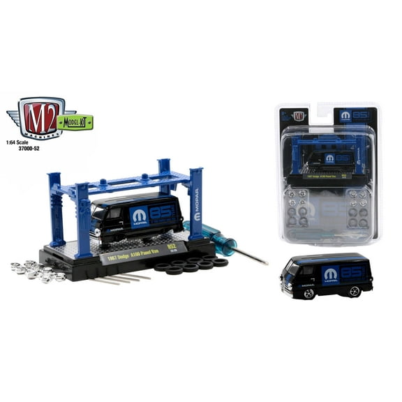 M2 Machines 1:64 Model Kit Release 52 1967 Dodge A100 Panel Van