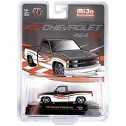 M2 Machines 1992 Chevrolet C1500 SS 454 Hobby Exclusive MJS92