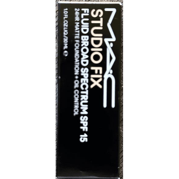 MAC Studio Fix Fluid Broad Spectrum SPF 15 24 HR Matte Foundation + Oil Control N4.5