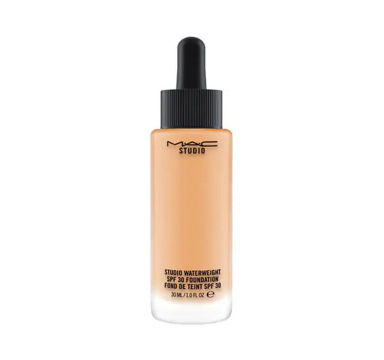 マック スタジオ ウォーターウェイト SPF 30 ファンデーション 30ml ( NC42 ) M.A.C STUDIO WATERWEIGHT FOUNDATION MAC Studio Waterweight Foundation SPF 30 - # NC42 (True Medium