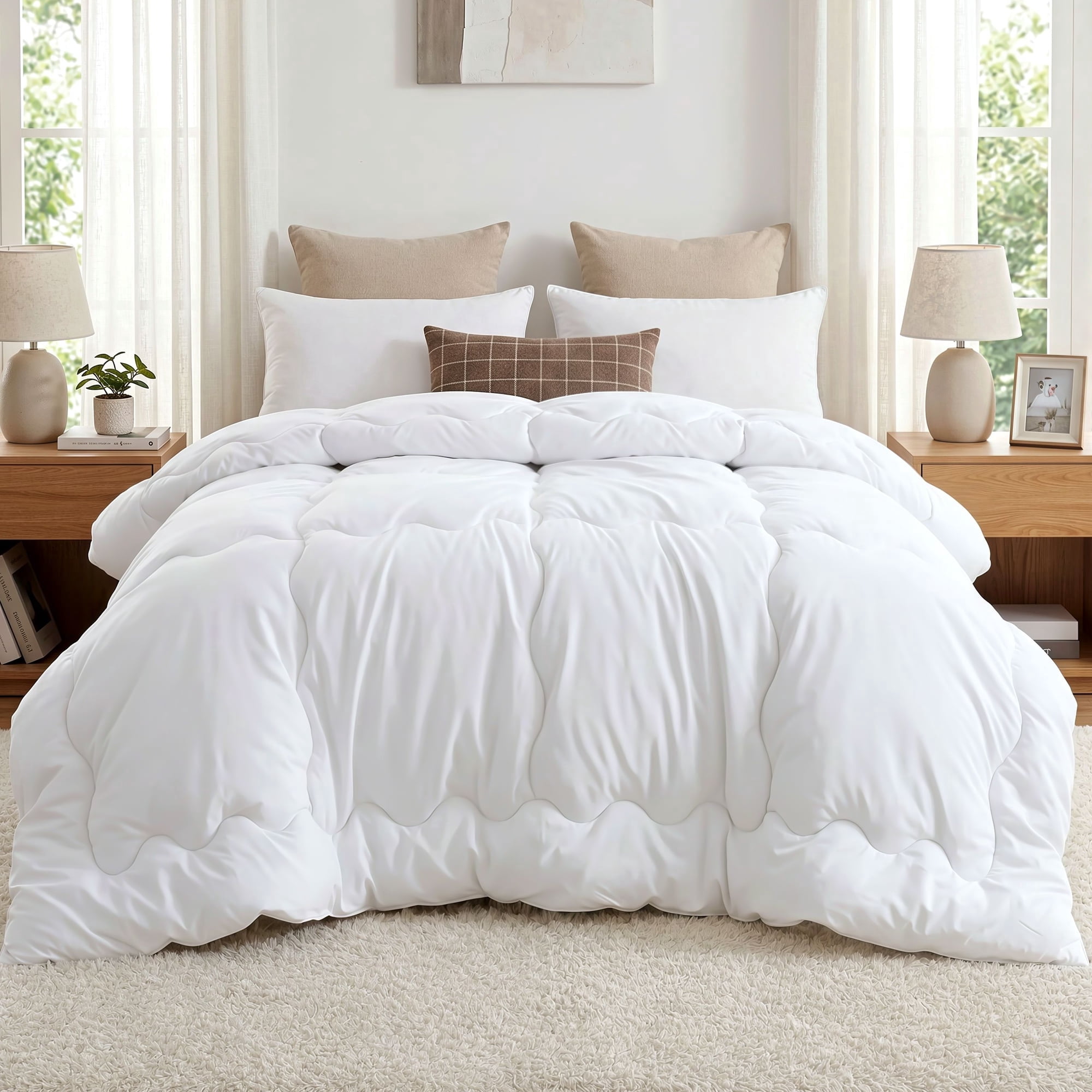 MARNUR Luxury Comforter Duvet Insert Queen Size, 300GSM All Season Down Alternative, Hotel Cooling Quilted Comforters with 8 Tabs, Machine Washable 88" x 88"