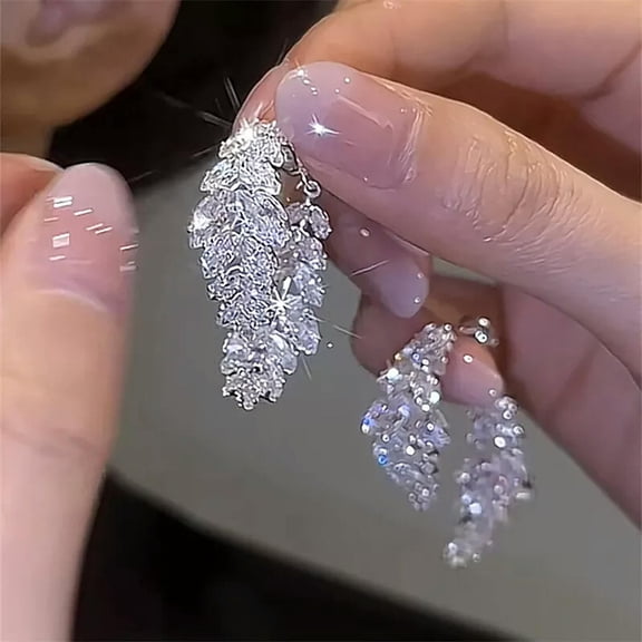 MATROOY Fashion Trend Luxury Unique Elegant Exquisite Crystal Leaf Earring Jewelry WY4