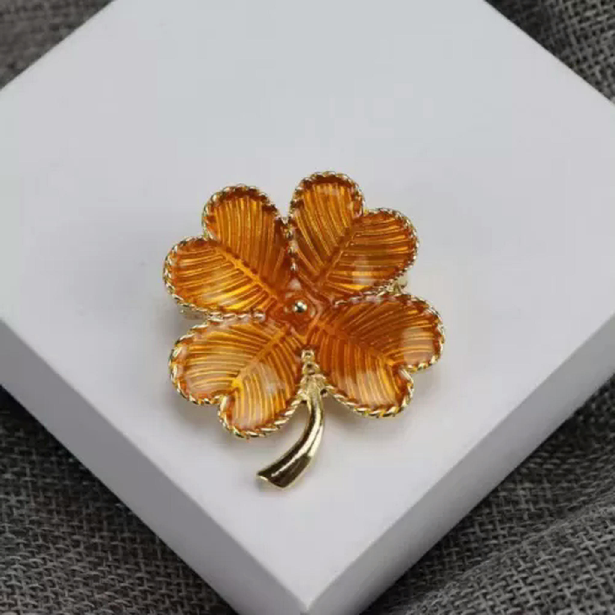 Unimooie Vintage Rose Brooch Pin - Antique Gold Tone Flower Corsage Clip For Women - Brass No Gemstone