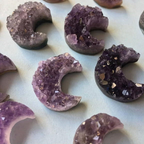 MATROOY Natural Amethyst Crystal Moon Druzy Crescent Moon Decoration Healing Stone
