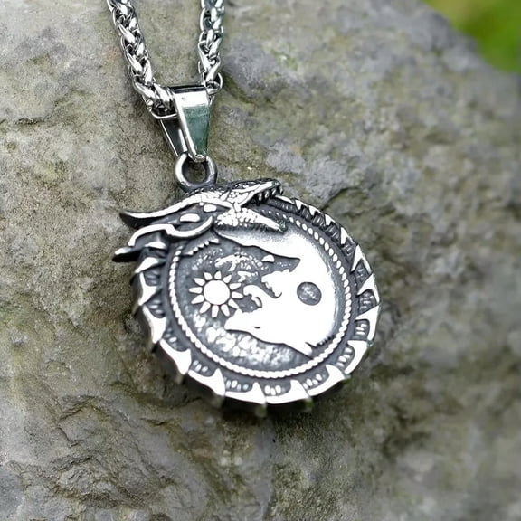 MATROOY Retro Men's Stainless Steel Animal Wolf Head King Pendant Necklace Men's Silver