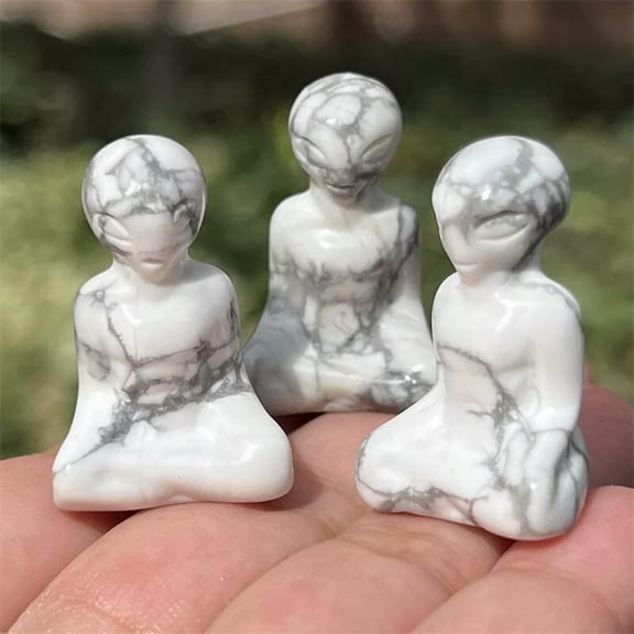 MATROOY Top Natural Howlite Aliens skull Quartz crystal skull Figurines Healing 3PCS