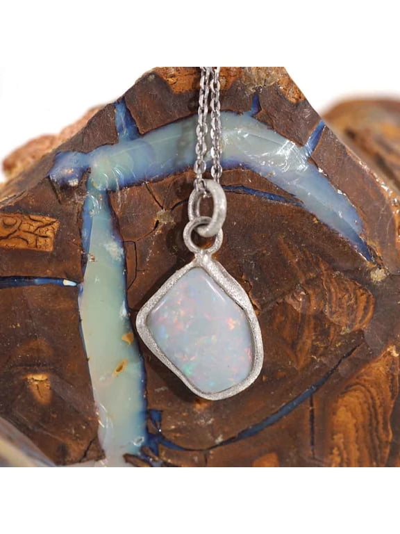 MATTERHORN MOUNTAIN AUSTRALIAN WHITE OPALIZED SHELL NECKLACE