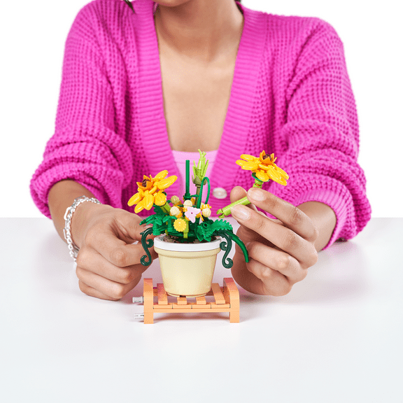 MAX Premium Garden Pot Plants Building Bricks Collection (up to 233 Pieces, 6 to Collect). (Cosmos Sulphureus, 1 Capsule)