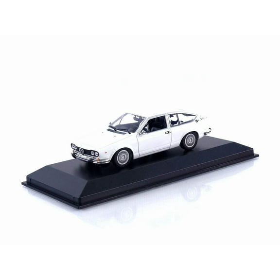 MAXICHAMPS 1/43 - ALFA-ROMEO Alfetta GTV - 1976