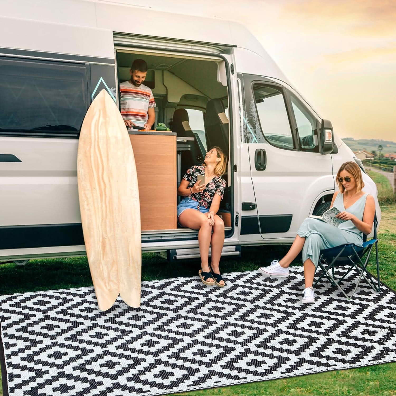 MAYEERTY 9x12 FT Plastic Straw Outdoor Patio Rug, Reversible Diamond Pattern Floor Mat Black and White, Waterproof UV Resistant Large RV Rug for Backyard Deck Beach Camping Picnic Trailer