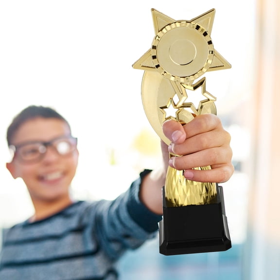 MERRYHAPY Small Plastic Award Trophy with Golden Star, Encouragement Prize for Parties and Events, 1 Pack