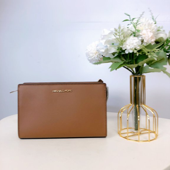 MICHAEL KORS 35S3G6HC5L Sheila Small Faux Saffiano Leather Crossbody Bag IN LUGGAGE