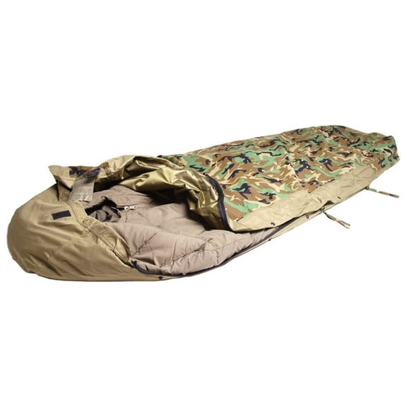 MIL-TEC Trilam. Sleeping Bag Cover, Woodland Camo, 89 x 34