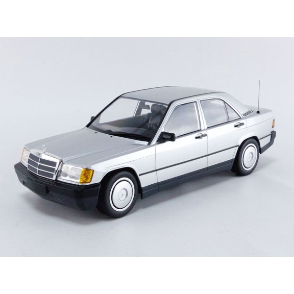 MINICHAMPS 1/18 - MERCEDES-BENZ 190E (W201) - 1982