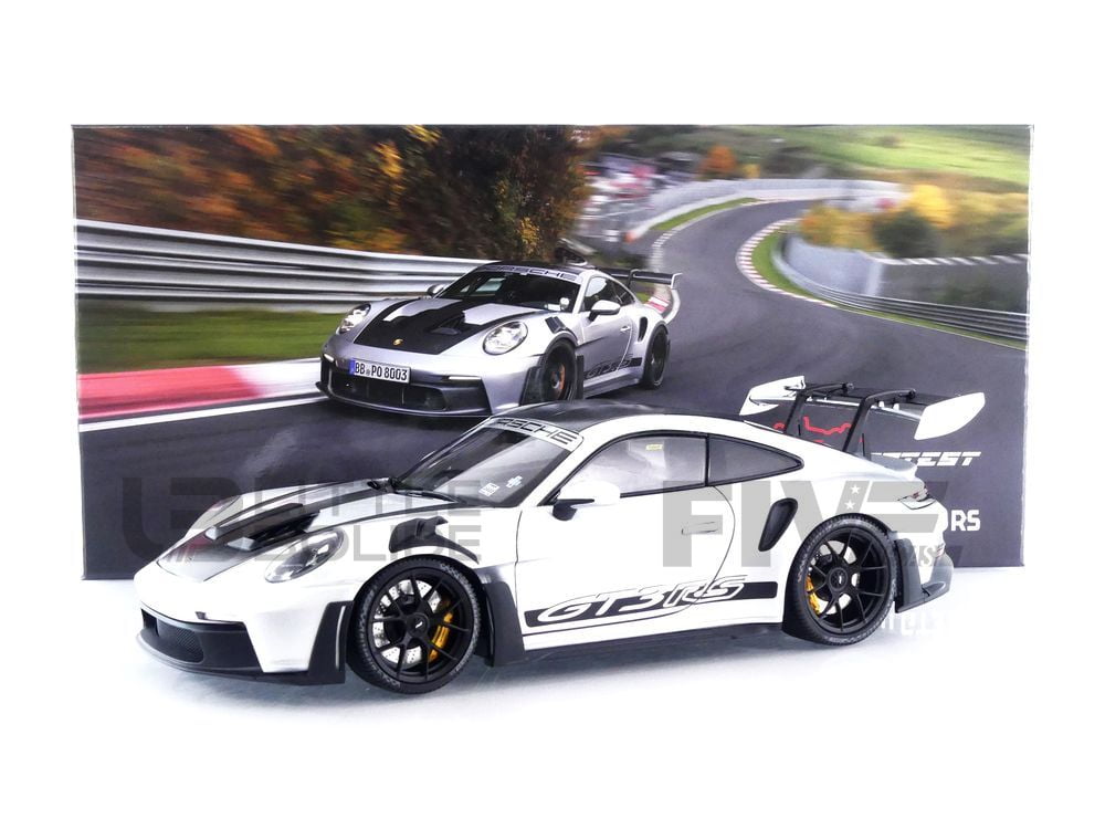 MINICHAMPS 1/18 - PORSCHE 911 GT3 RS Weissach Package - 2022
