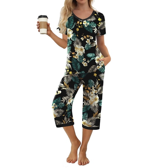 MINTREUS Women's Pajama Sets Short Sleeve Shirt and Capri Soft Pajama Sets with Pockets S-4XL