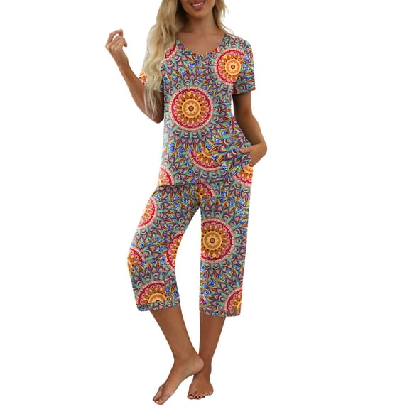 MINTREUS Women's Pajama Sets Short Sleeve Shirt and Capri Soft Pajama Sets with Pockets S-4XL