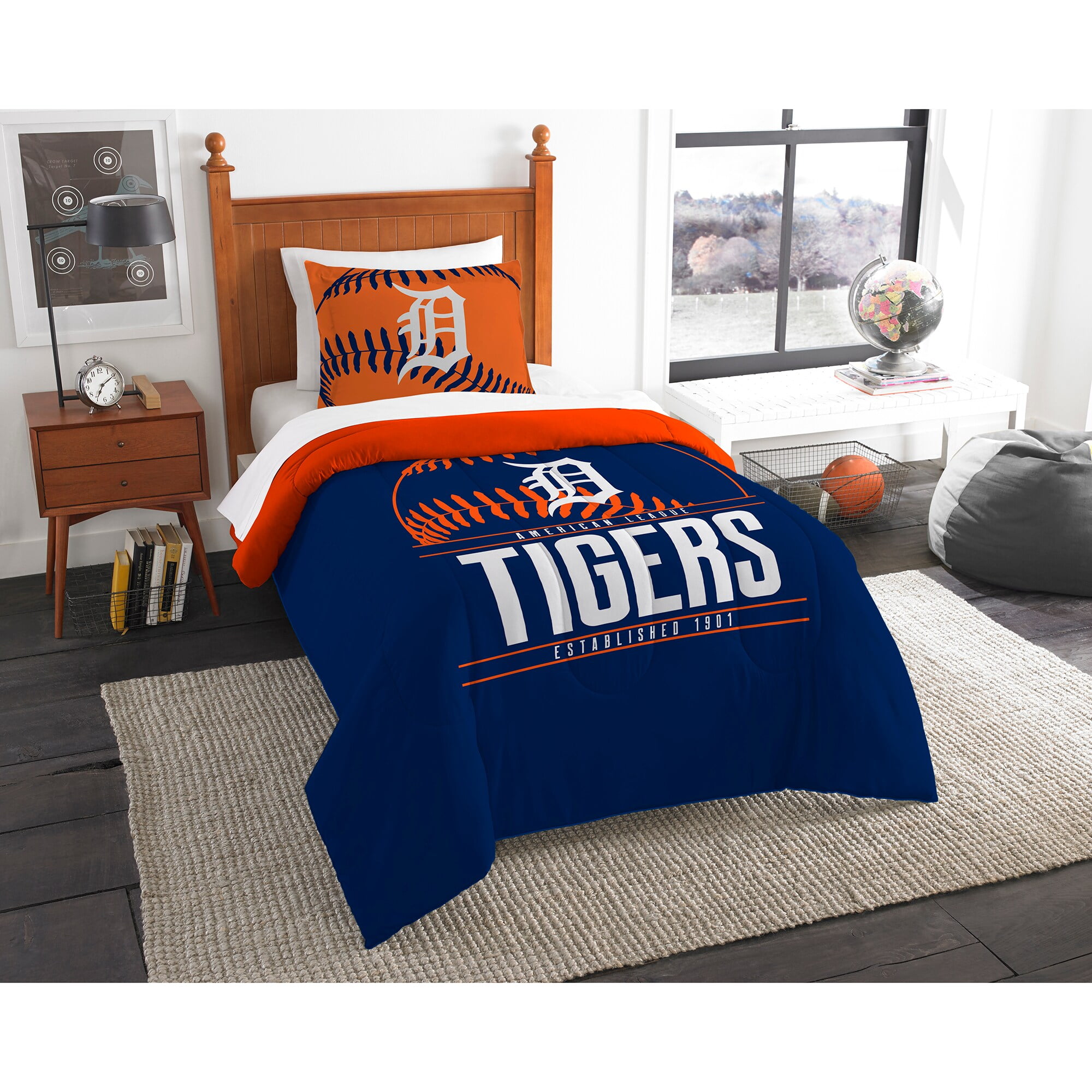 MLB Detroit Tigers Comforter Set, Twin Size, Grand Slam Design, Team Colors, 100% Polyester, 2 Piece Set