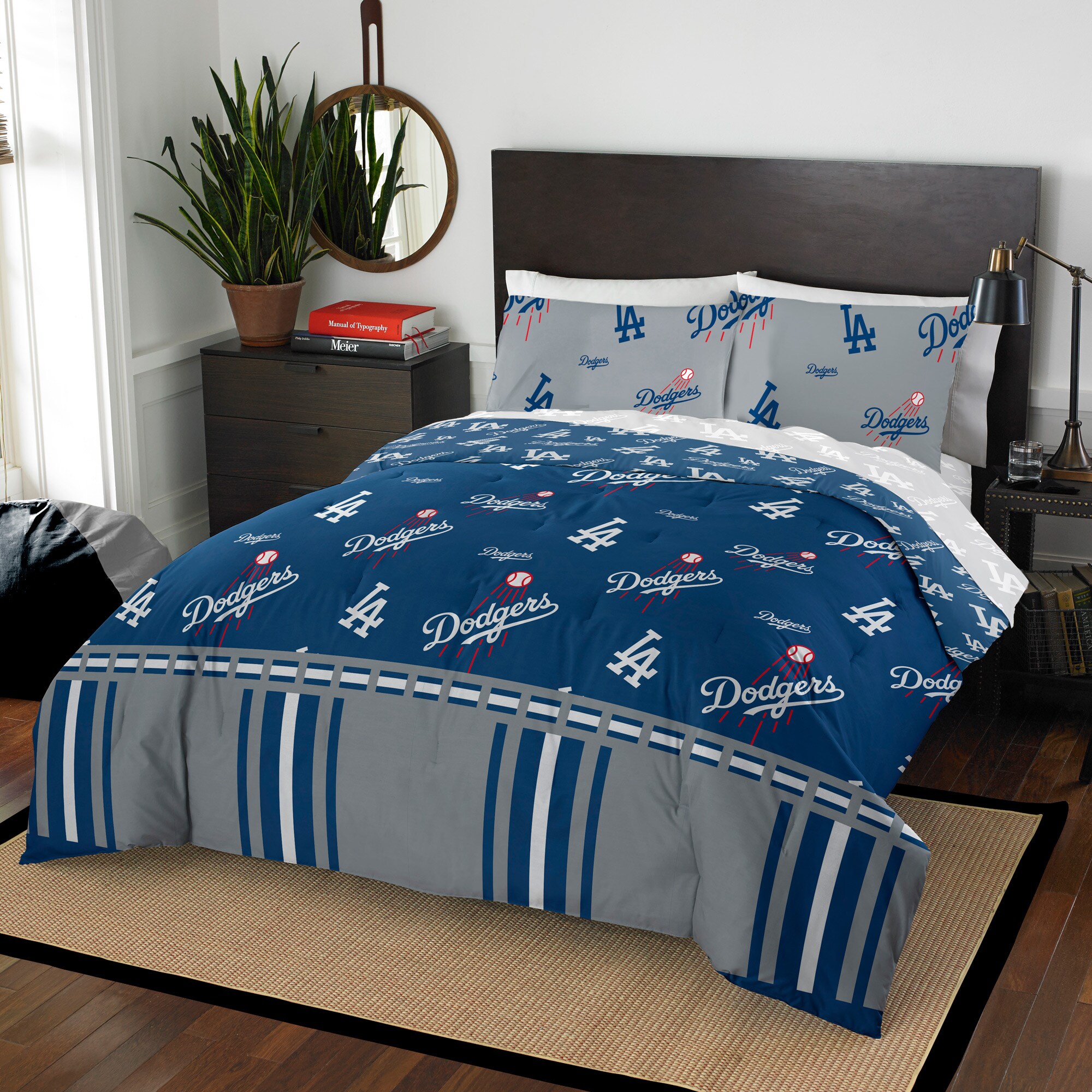 MLB Los Angeles Dodgers Bed In Bag Set, Queen Size, Team Colors, 100% Polyester, 5 Piece Set - image 1 of 4