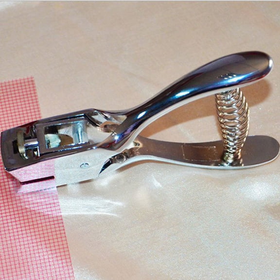 FELTECHELECTR Handheld Badge Slot Hole Punch Zinc Alloy 1Pack 5.4x2.8in