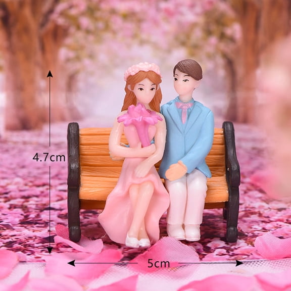 PTOOTP Set of 2 Wedding Couple Figurines Plastic Decorative Statues for Home Decoration and Event Display