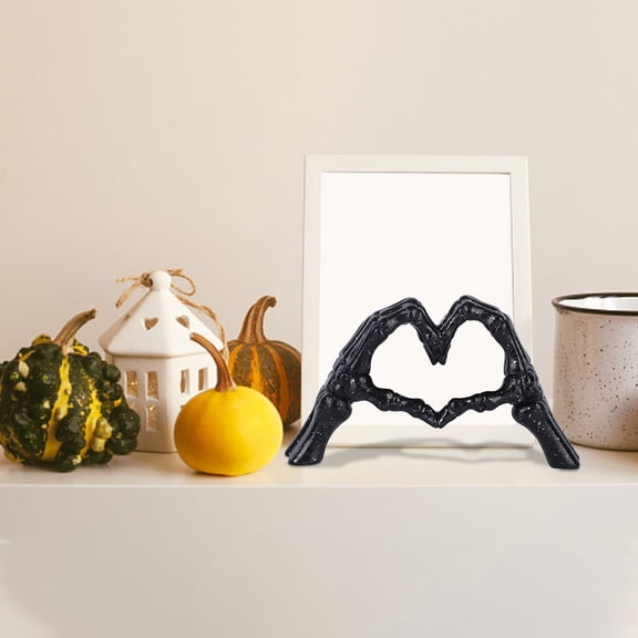 MMJ Skeleton Heart Hands Resin Ornament Halloween Decorations Gothic Spooky Tabletop Shelf Desk Home Party Statue