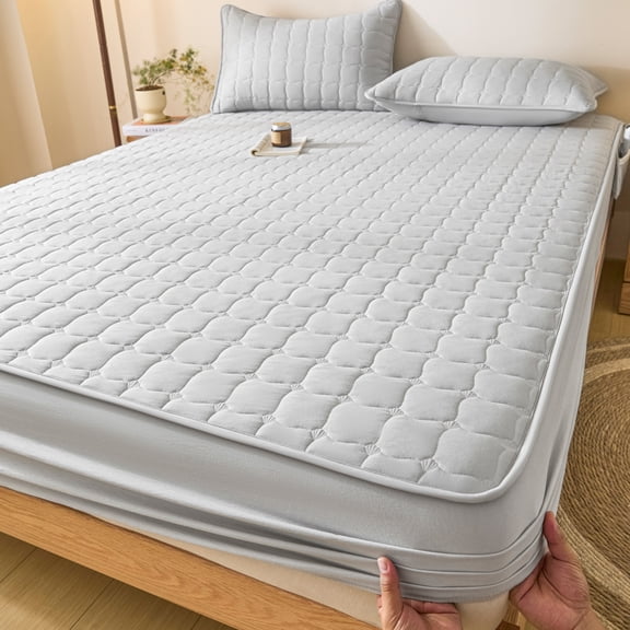 MMJ Strawberry Pattern Quilted Waterproof Bed Cover 59.06x78.74in for Mattress Protection