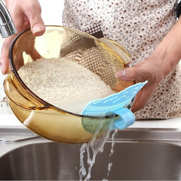 MOAOASPER Rice Washing Strainer, Clip On Pot Drainer Sieve, Snap On Plastic Kitchen Colander, Multi Purpose Food Filter for Rice Fruit Pasta Vegetable Rinsing