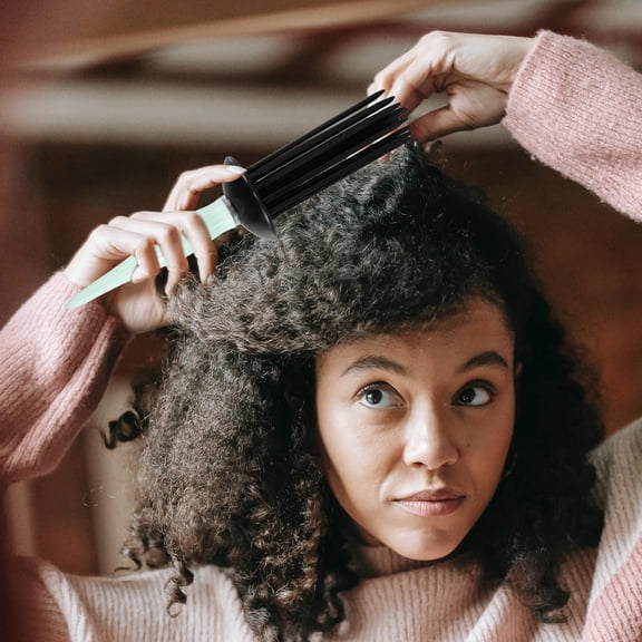 MOKKHNB Green Plastic Pouf Curling Comb for Home Use, Anti-Frizz, Volumizing, and Portable Hair Styling Tool