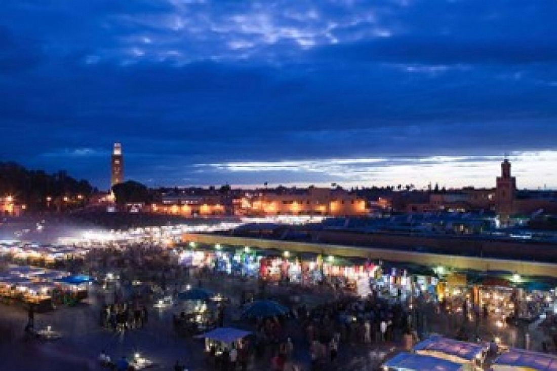 MOROCCO MARRAKECH Djemma el Fna Square Evening Canvas Art - Walter Bibikow DanitaDelimont (28 x 19)
