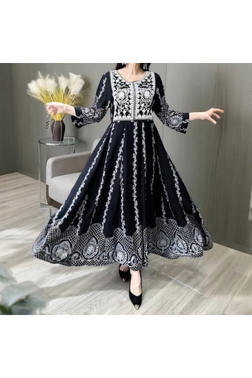 middle eastern dress for women Threads of identity: The historic fashions of in the East and North Africa Ideal for festivals Middle Eastern Dress - Etsy