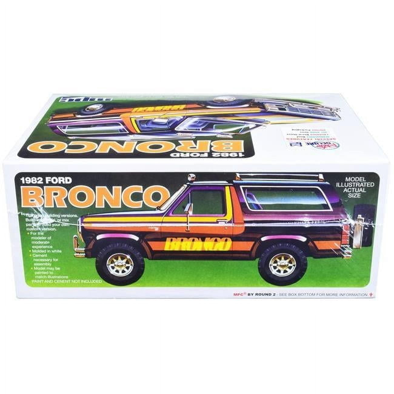 MPC MPC991 Skill 2 Model Kit 1982 Ford Bronco 1-25 Scale Model