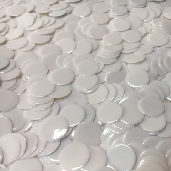 MR CHIPS Bingo Chips 7/8 inch Size - 150 Counting Bingo Chips in Solid White Color - Versatile Counting Chips for Classroom Activities & Board Games