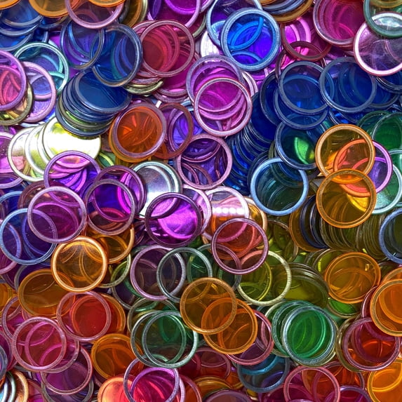 MR CHIPS ¾ inch Plastic Magnetic Bingo Chips with Metal Ring, 1,001 Chips, Assorted Colors, All Ages