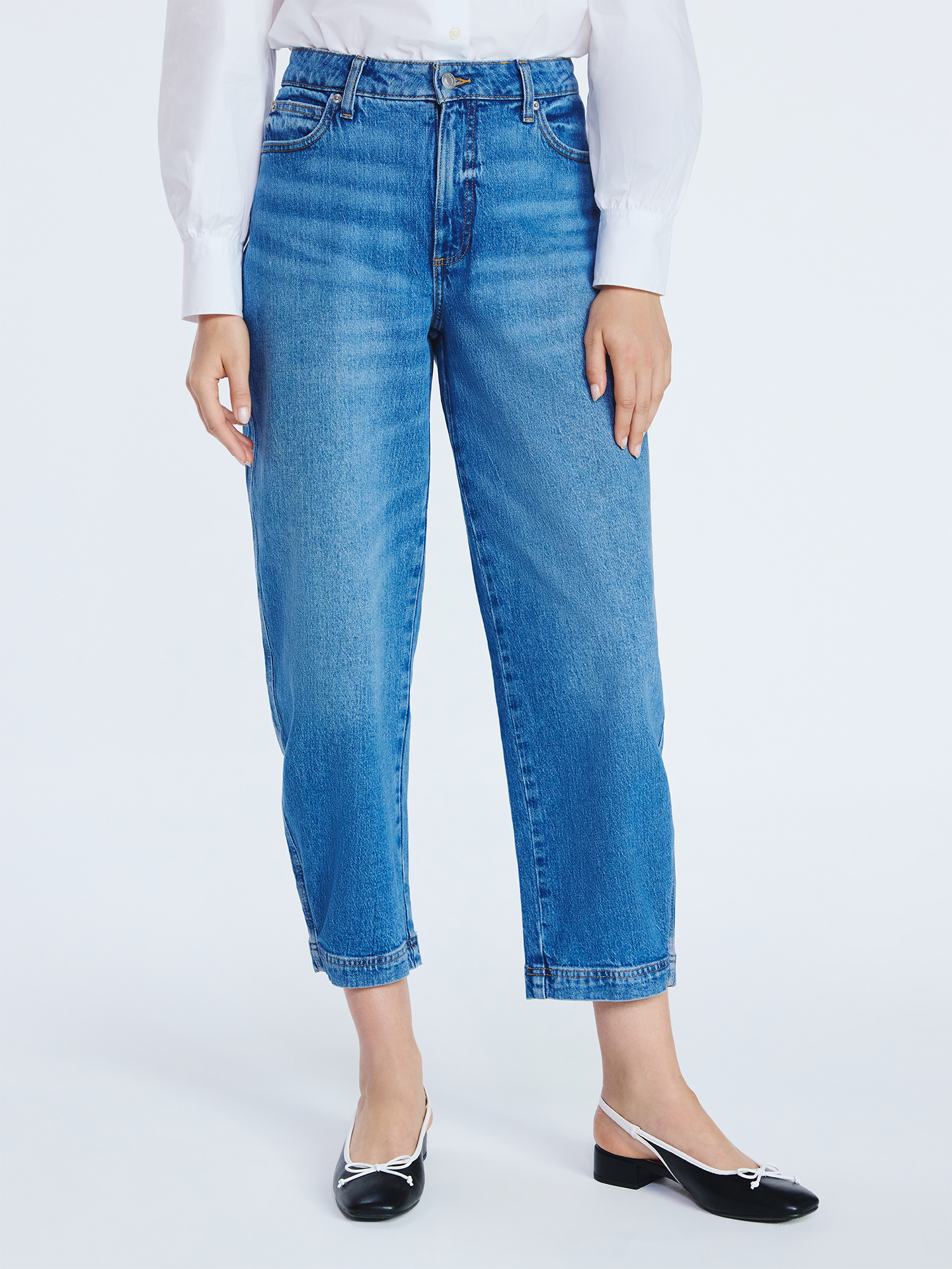 Women's Mid Rise Wide Hem Barrel Jeans, 28" Inseam, Sizes 0-20 at Walmart