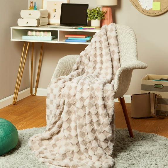 Mainstays by Becky G. & Alejandra Neutral Faux Fur Throw, 50" x 60"